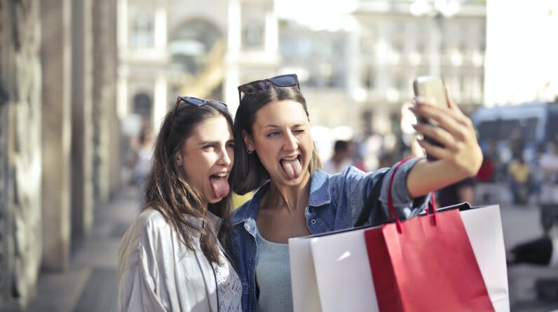 shopping duo